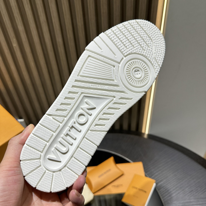 LOU1VTON SNEAKER