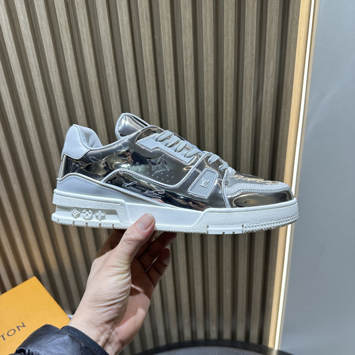 LOU1VTON SNEAKER
