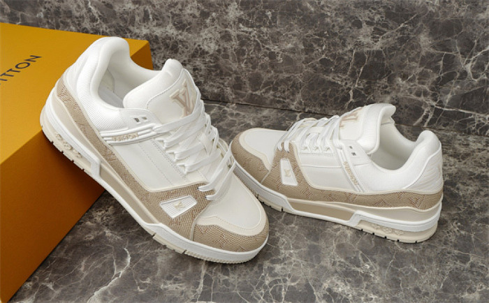 LOU1VTON SNEAKER