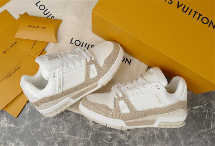 LOU1VTON SNEAKER