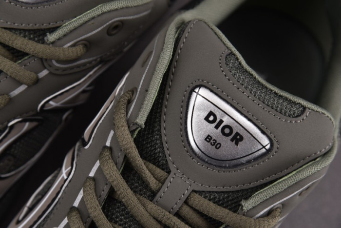 D1OR B30 SNEAKER