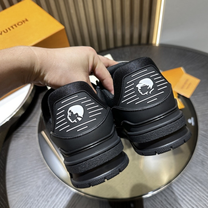 LOU1VTON SNEAKER