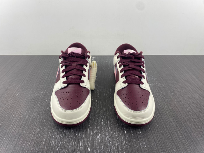 nike dunk low "valentine