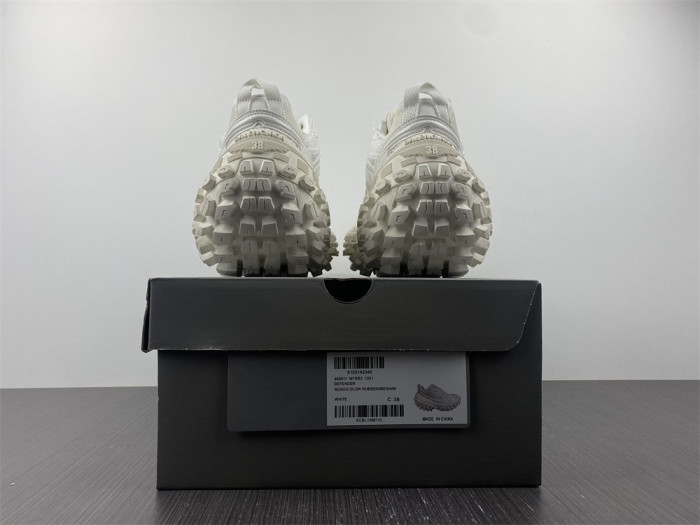 blc* defender sneaker