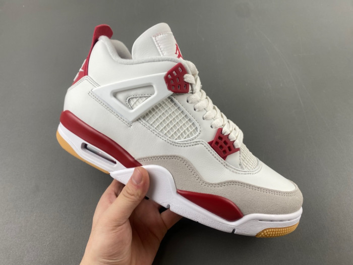 Jordan 4 Retro SB Varsity Red DR5415-106