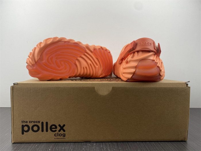 Cr*0*s pollex clog by salehe bembury urchin