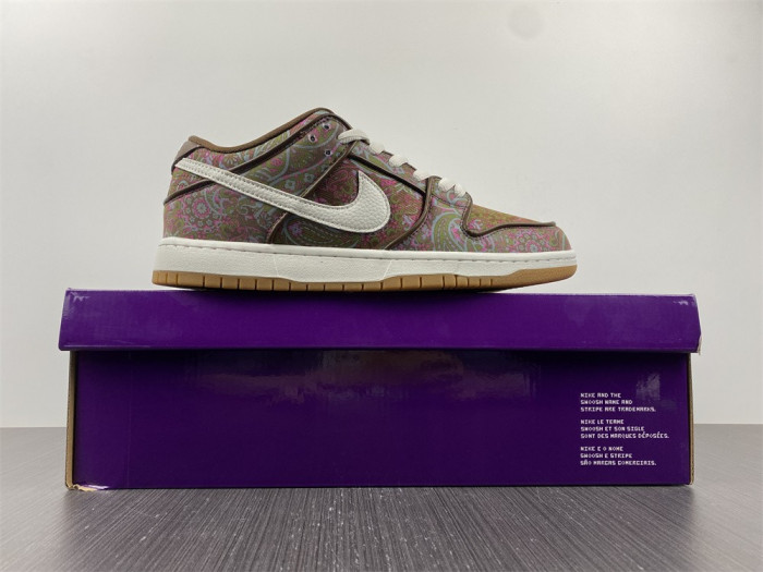 nike sb dunk low “paisley” dh7534-200