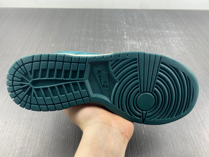 nike dunk low "velvet teal" dz5224-300
