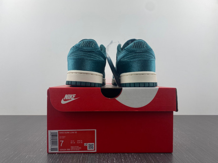 nike dunk low "velvet teal" dz5224-300