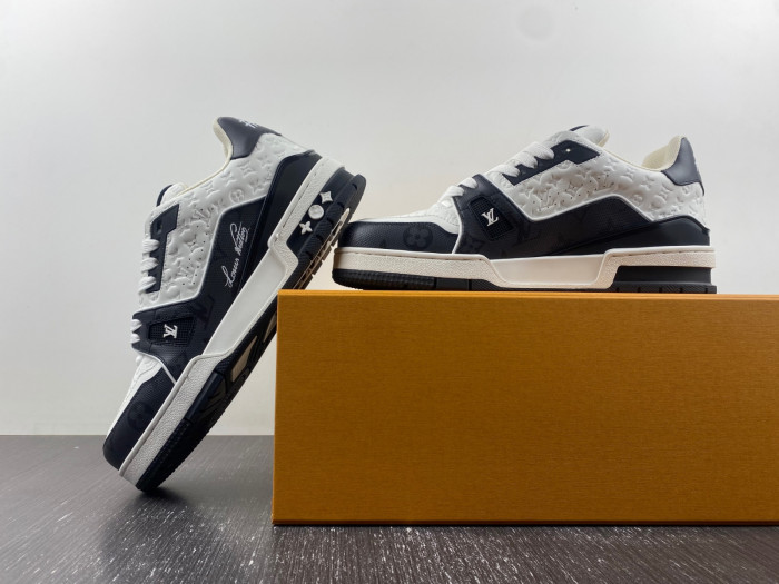 LOU1VTON trainer (EU47)