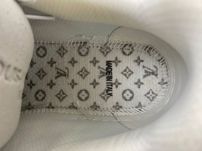 LOU1VTON trainer (EU47)