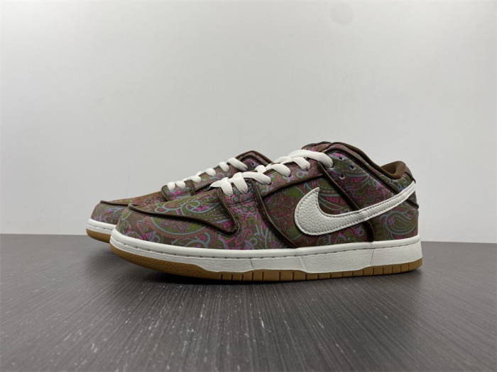 nike sb dunk low “paisley” dh7534-200