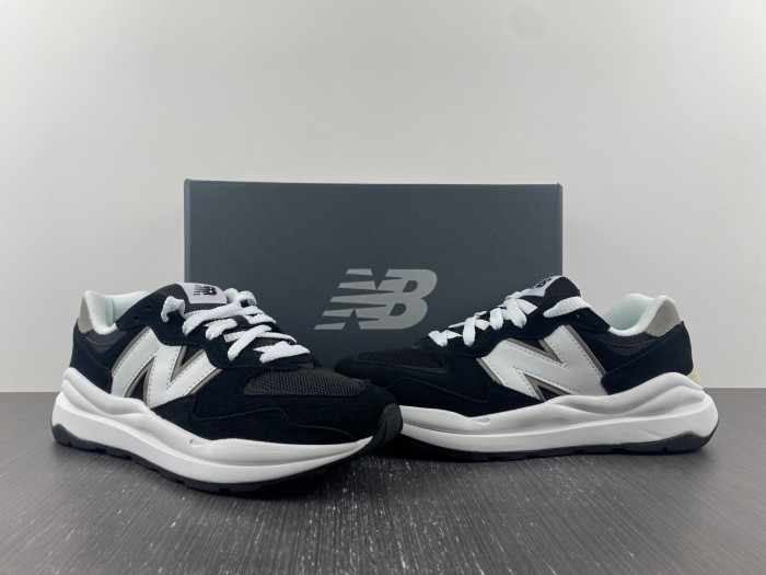 new balance 57/40 team black - m5740cb