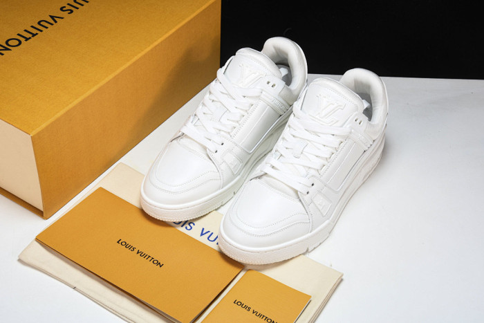 LOU1VTON SNEAKER