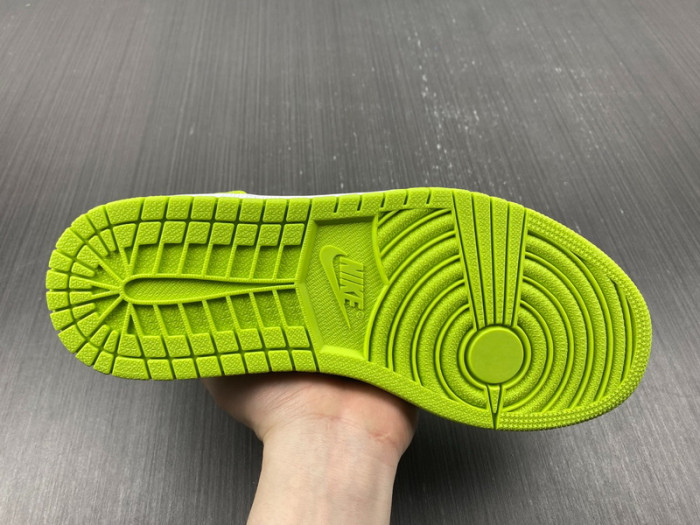 air jordan 1 low "vivid green snakeskin" dx4446-301