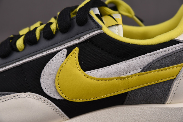 nike vaporwaffle sacai sesame dark iris dd1875-500