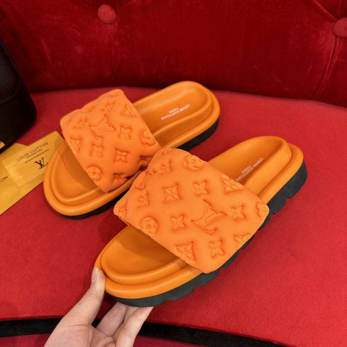 LOU1_TON POOL PILLOW COMFORT MULE (EU35-EU40)