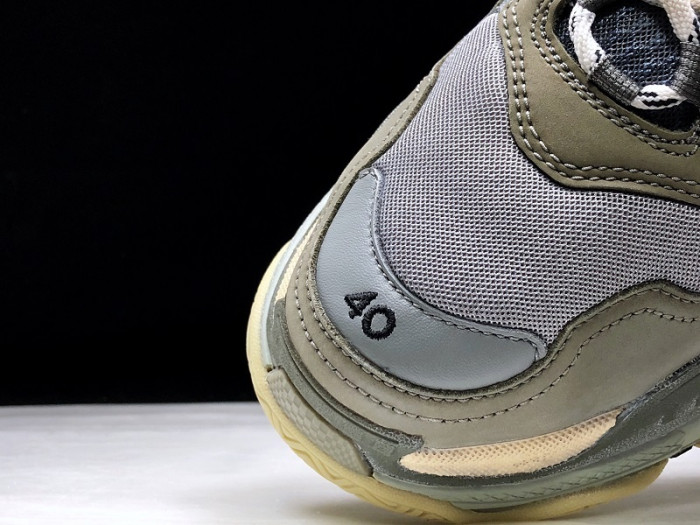 blc* triple s trainer