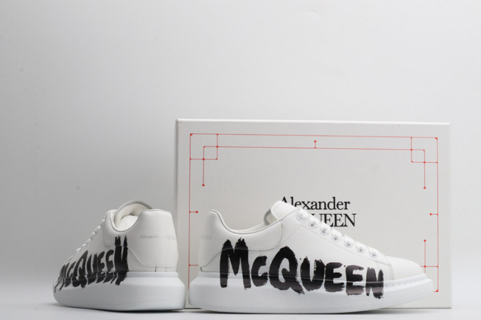 Mcqv*en oversized sneaker