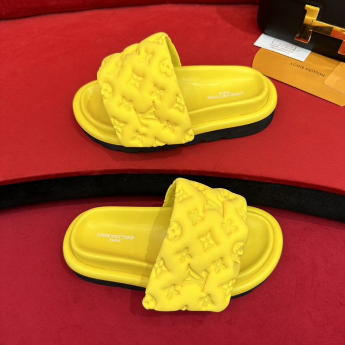 LOU1_TON POOL PILLOW COMFORT MULE (EU35-EU40)