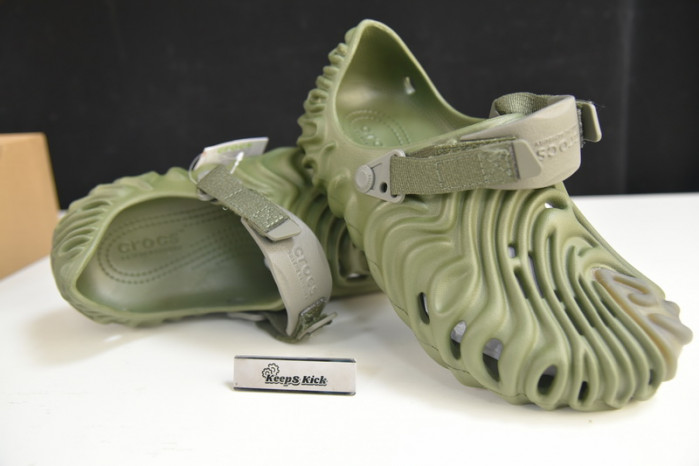 Cr*0*s pollex clog by salehe bembury urchin